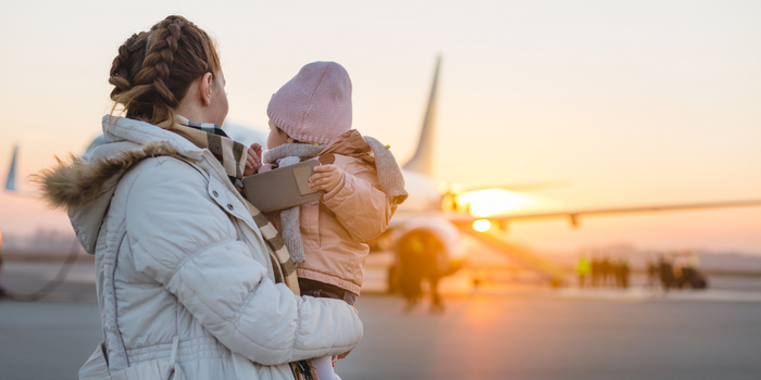 How to use SnoozeShade on a plane with an airplane bassinet or sky cot