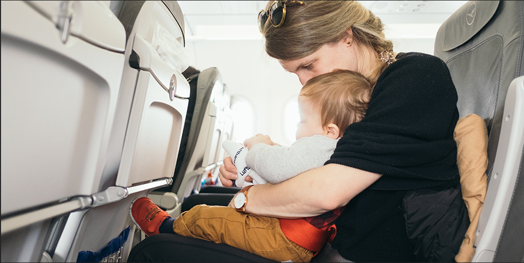 8 Tips for When You Are Planning to Travel With a Newborn